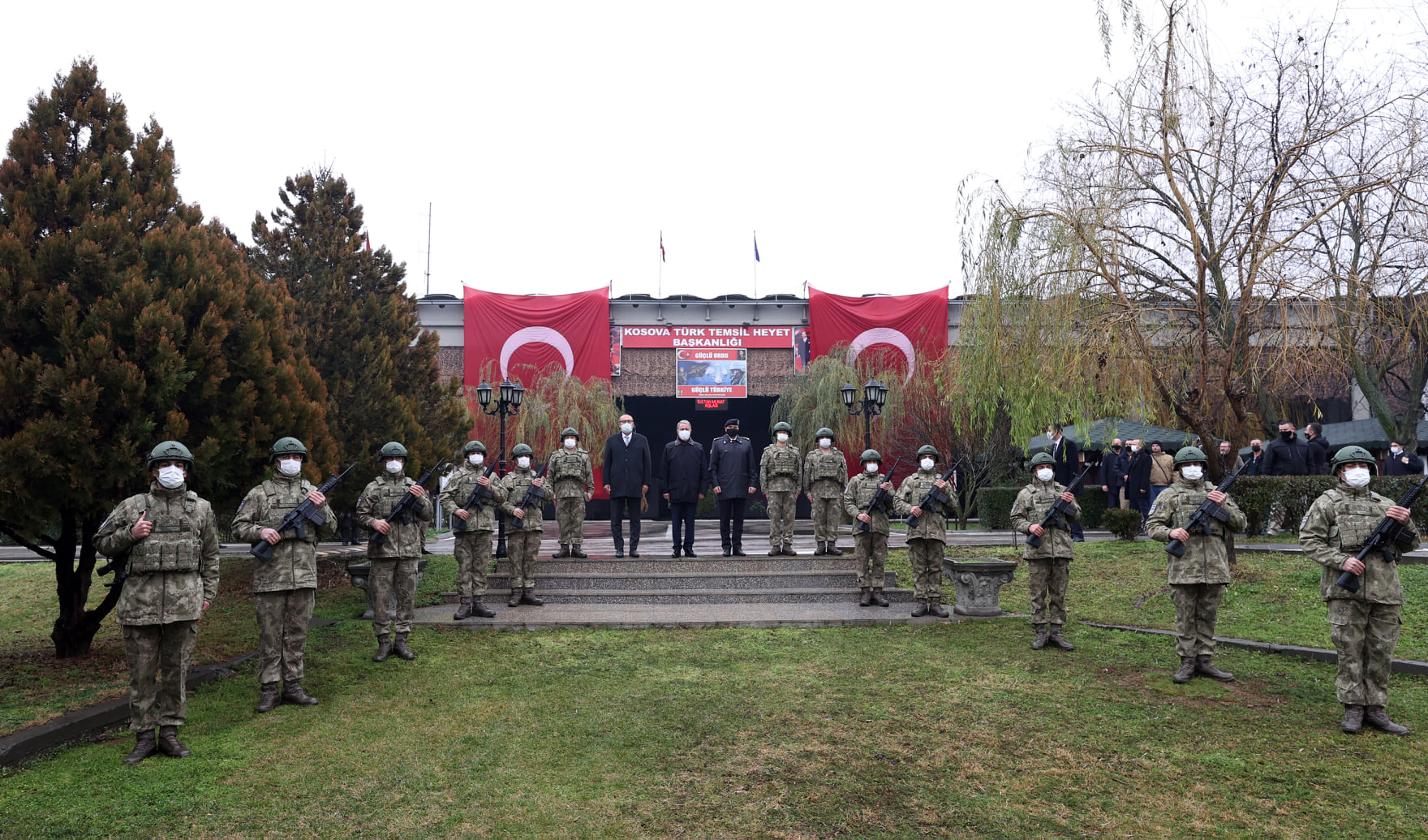 Akar në Kosovë, viziton përfaqësinë ushtarake turke në Prizren