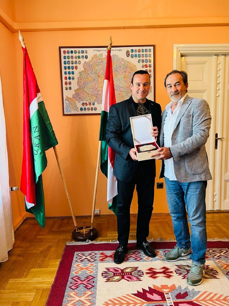 Magyarországra látogatott a türk világ világhírű zenésze