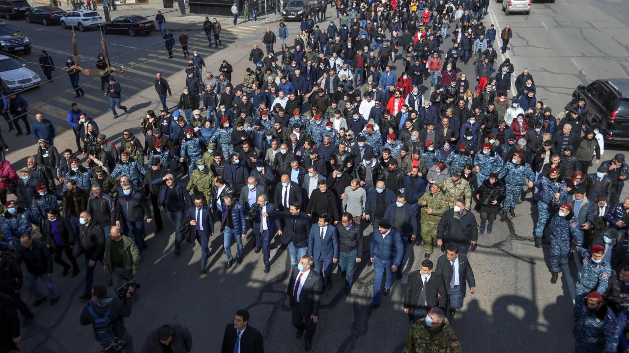 ЕУ, НАТО, САД и Иран повикаа на воздржаност и смиреност во Ерменија