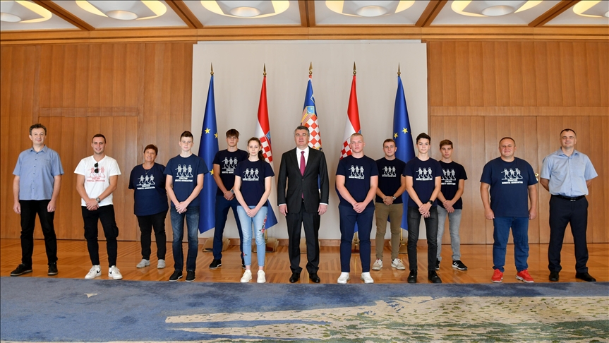Hrvatska: Predsjednik Milanović primio nagrađene robotičare