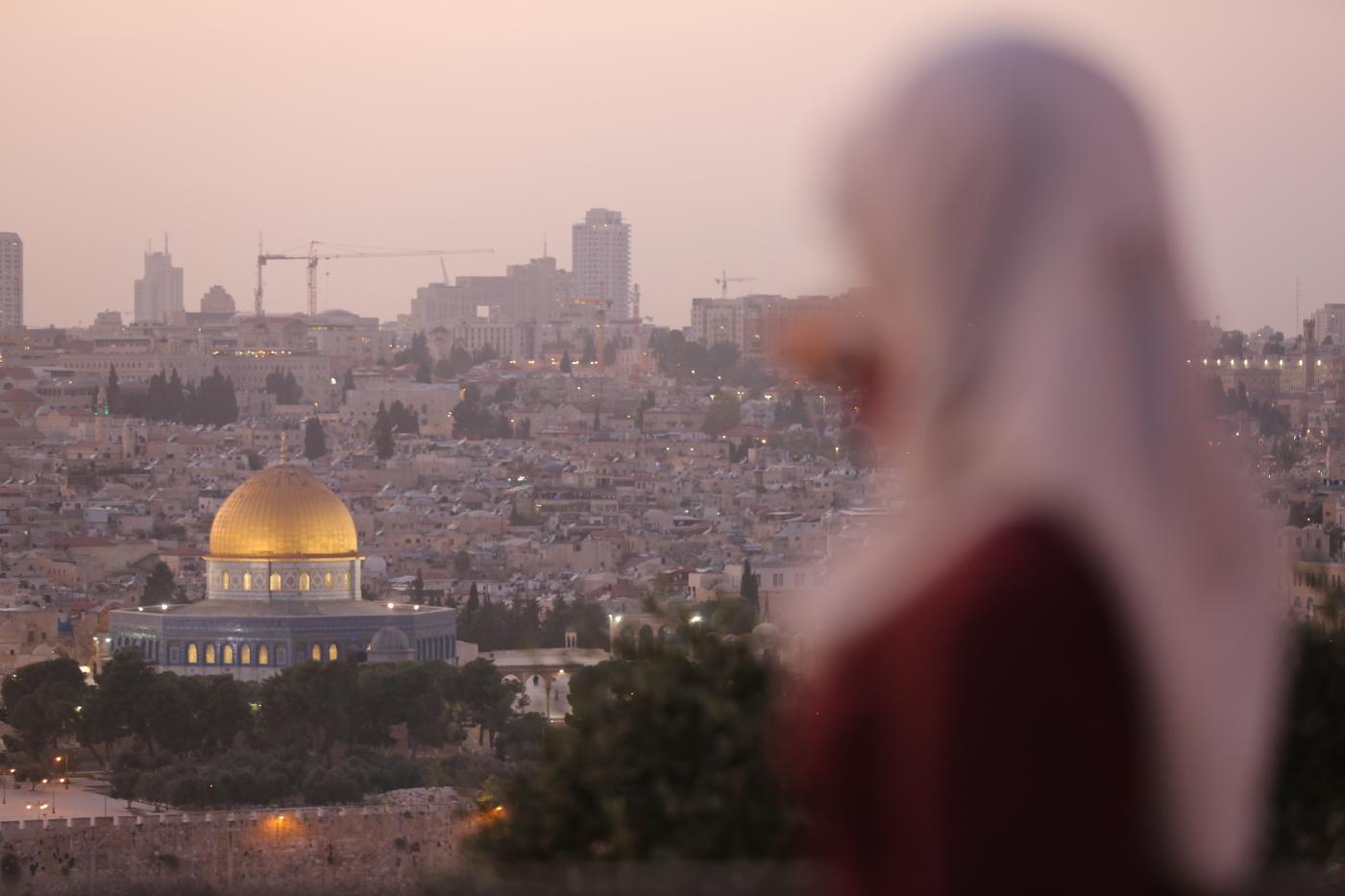 اسرائیلی پولیس فلسطینی تحریک پسند الحلوانی کو گرفتار کر کے لے گئی