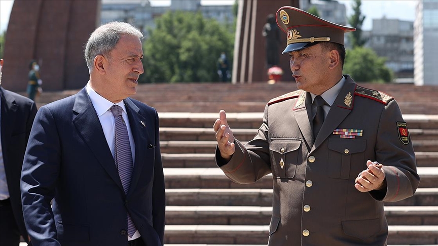 Hulusi Akar Qırğızıstan Prezidenti Sadır Japarov tərəfindən qəbul edilib