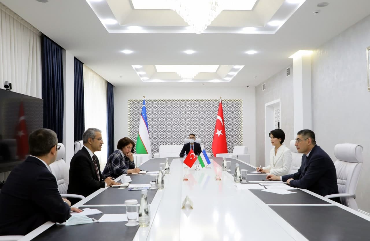 O‘zbekiston va Turkiya o'rtasida soliq xizmatlari bo'yicha hamkorlik muhokama qilindi