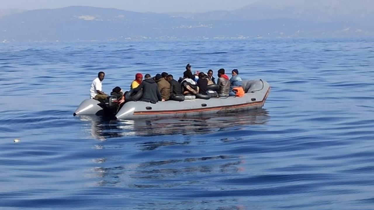 Újabb menekülteket szállítottak a török partra