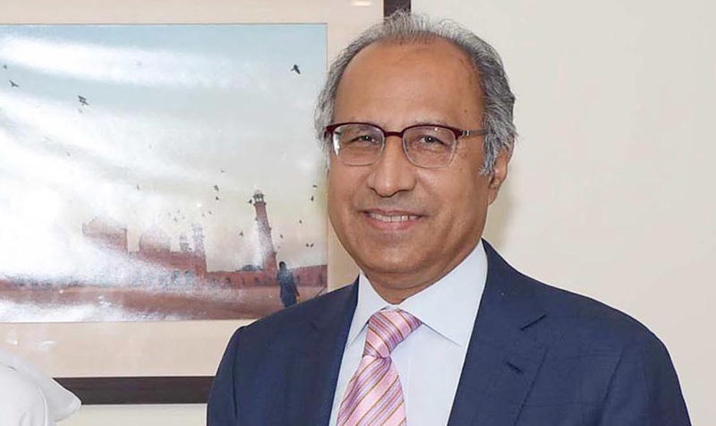 مالی بحران کے باعث وزیر اعظم عمران خان کو آئی ایم ایف کے پاس جانا پڑا: وزیر خزانہ