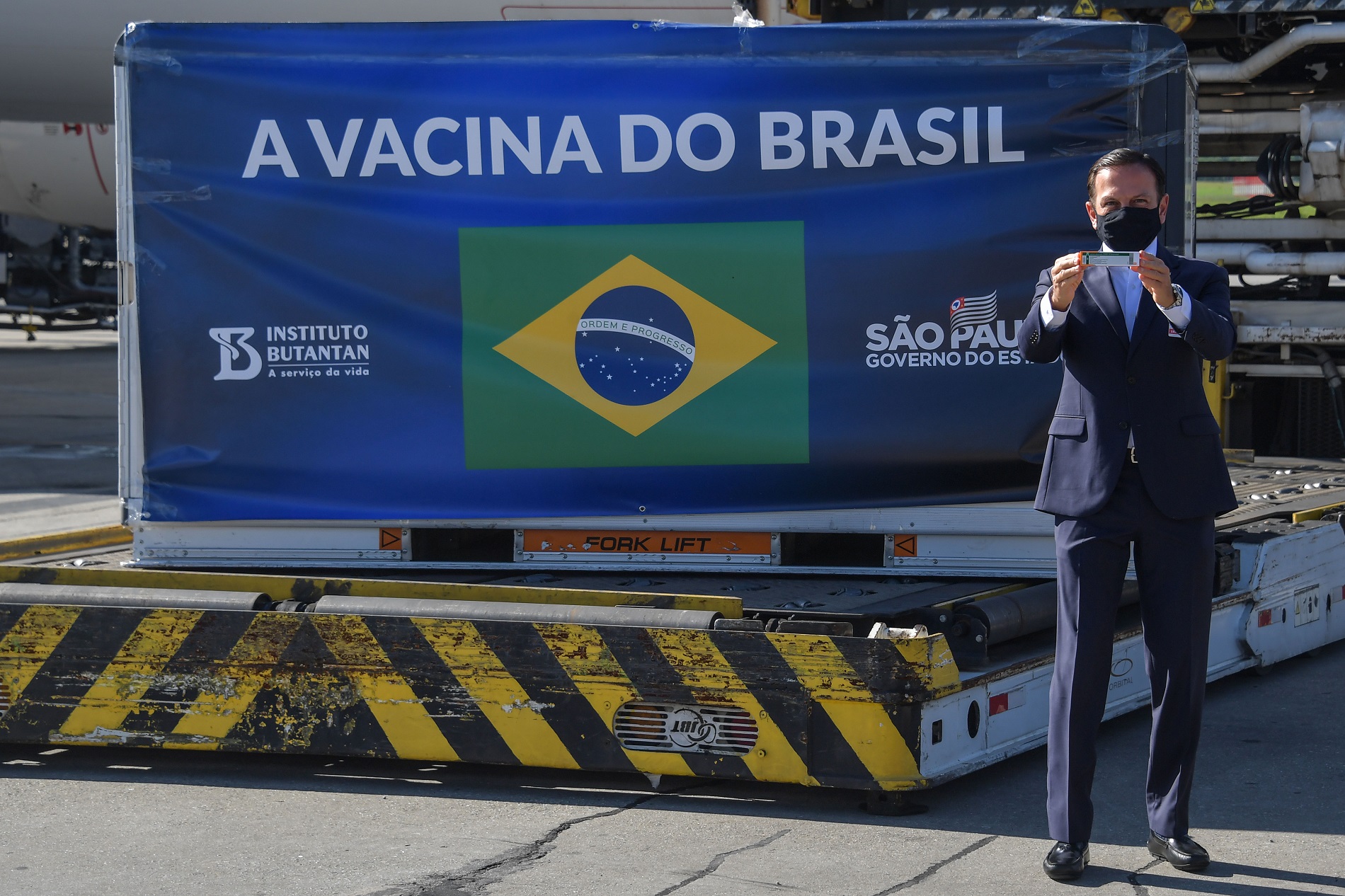 Brasil autoriza el uso de emergencia de las vacunas CoronaVac y AstraZeneca