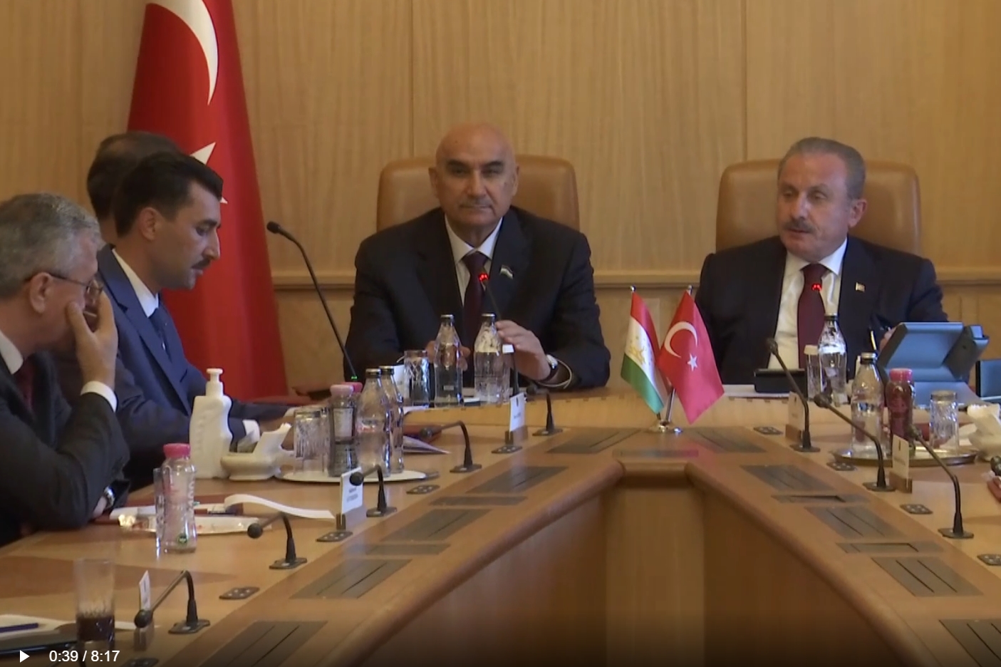 Törkiyä parlamentı başlığı Tacikstan qunağın qabul itte