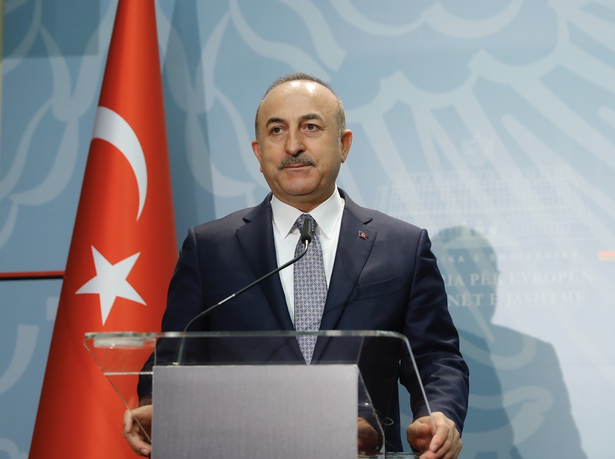 Çavuşoğlu para Blinken: "A Turquia comprou o S-400 e este trabalho está concluído"