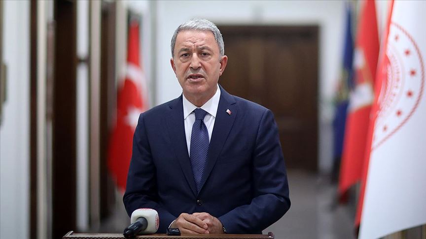 Milli müdafiə naziri Hulusi Akar ingilis həmkarı ilə telefonla danışıb