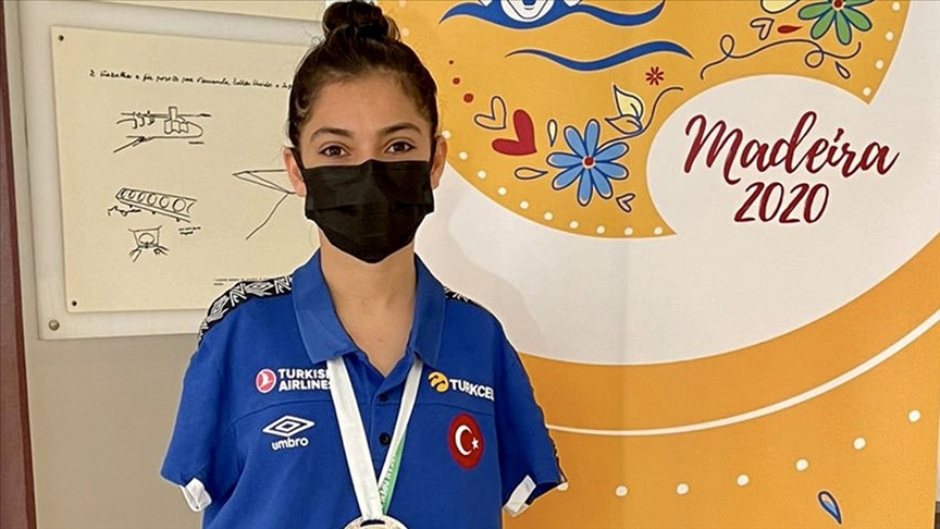 Nadadora paralímpica turca se hace con el segundo puesto en Europa