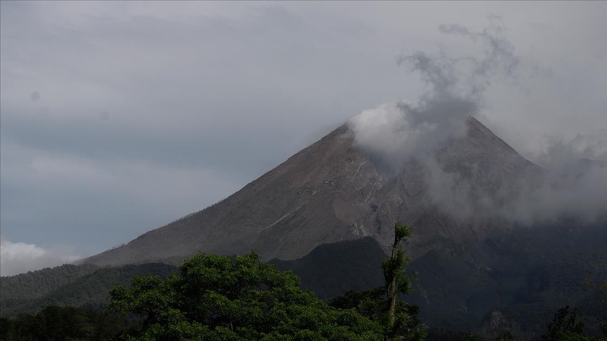 Amaran Tidak Melakukan Aktiviti dalam Radius 5 KM dari Gunung Merapi