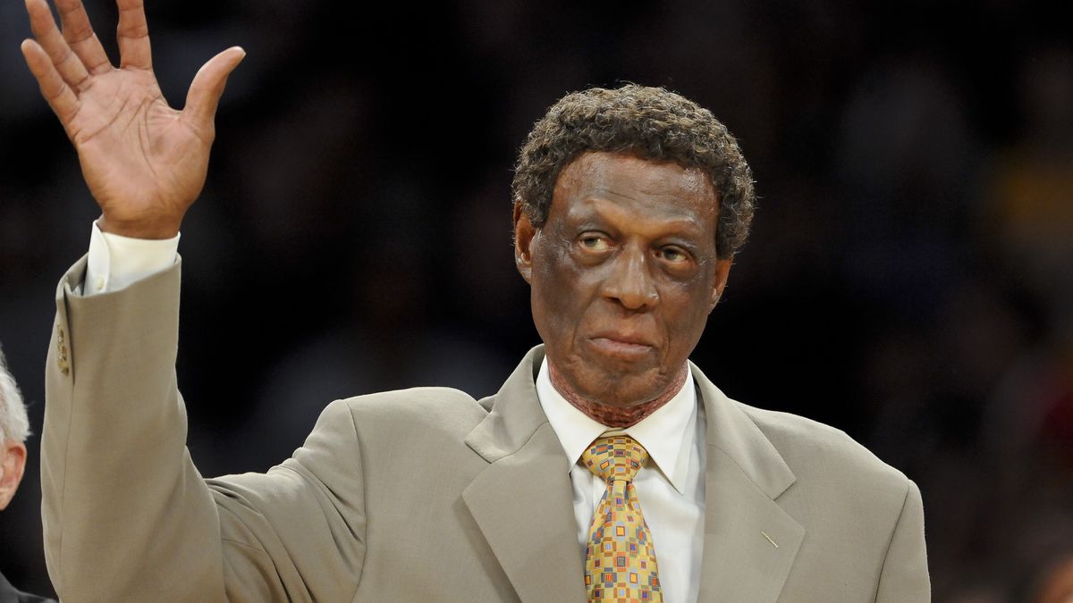 Elgin Baylor, el legendario jugador de los Lakers falleció de causas naturales