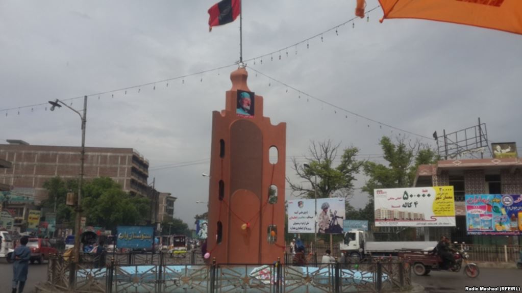 په جلال آباد ښار کې ۴ پر له پسې چاودنې شوي دي