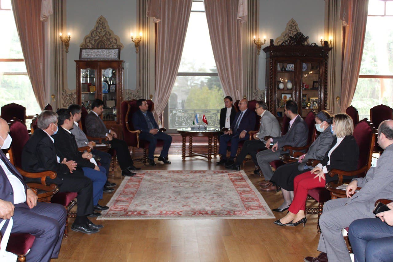 Istanbulda o‘zbekistonlik talabalar bilan uchrashuv bo'lib o'tdi