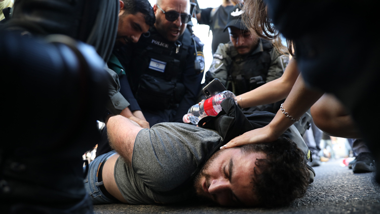 Šest policajaca osuđeno na zatvorske kazne zbog rasističkih uvreda i nasilja