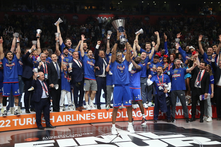 Anadolu Efes por la segunda vez y consecutivamente es el campeón europeo