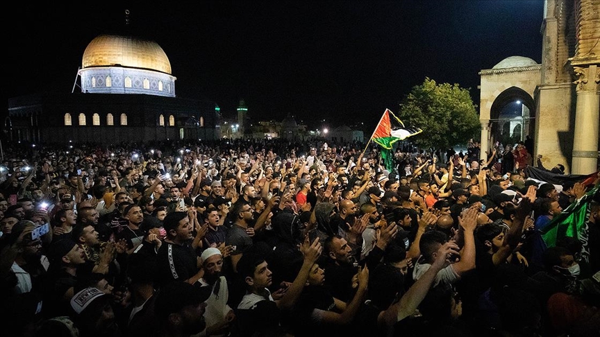 La police israélienne a blessé 10 autres Palestiniens à al-Aqsa après la prière du matin