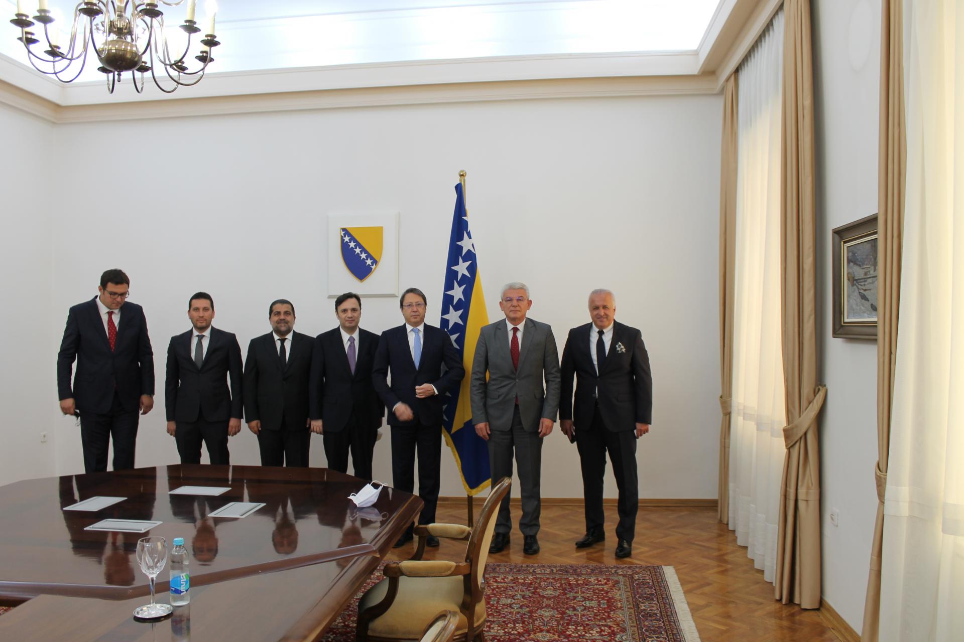 Džaferović i Hasimoglu o planovima turskog Koc Holdinga za ulazak na tržište BiH