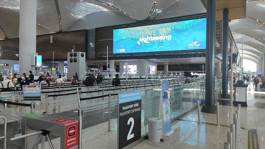 伊斯坦布尔机场连续三天日接待旅客量超10万