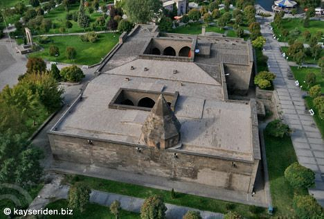 تاسیس اولین مدرسه پزشکی جهان در قرن سیزدهم در شهر قیصریه ترکیه
