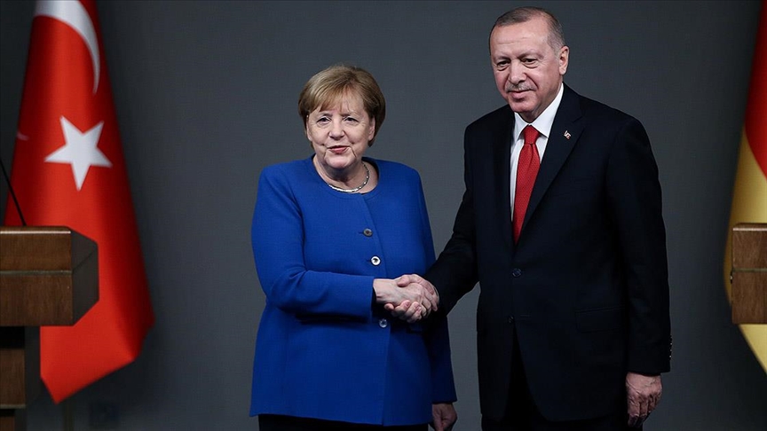 Angela Merkel' Törkiyägä kiläçäk