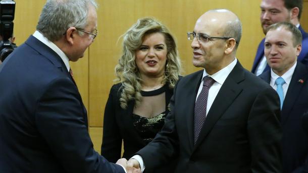Diplomatët kosovarë do të kontaktojnë me investitorët strategjikë