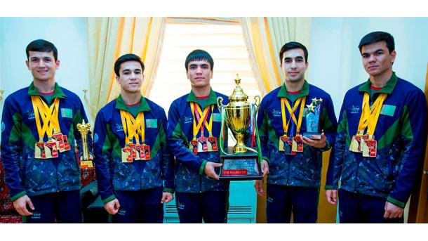 Nepalda taekwondo boýunça türkmen ussatlary altyn medallary gazandylar