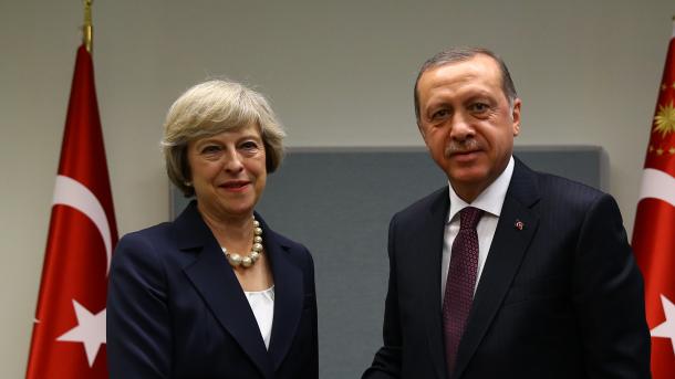 گفتگوی تلفنی اردوغان با نخست وزیر انگستان