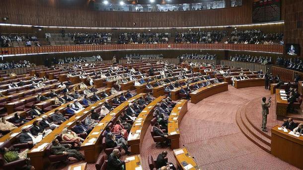 عمران خان نے وفاقی کابینہ اور مشیروں کا اعلان کر دیا ہے