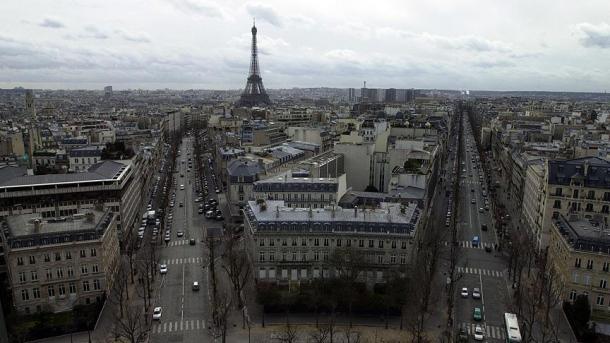 Periode courtesy polisi bermula di Paris