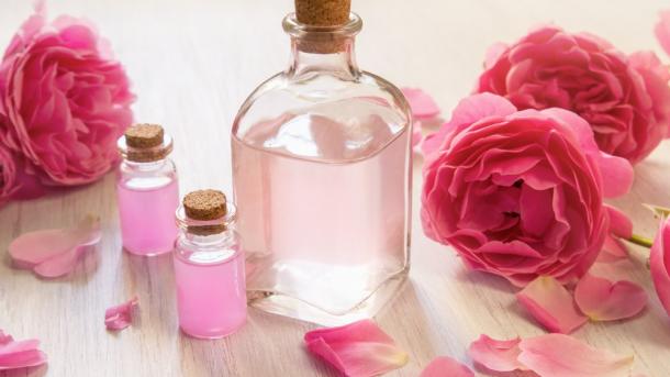 健康之泉 57: 玫瑰水对皮肤的益处