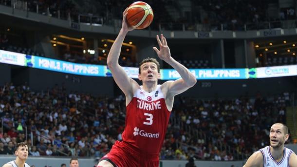 Ömer Aşık arejea Chicago Bulls