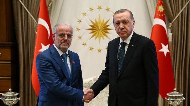 ایردوغان، مقدونیه مجلس باشلیغینی کوتیب آلدی
