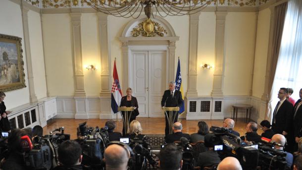Grabar-Kitarović: Hrvatska se ne misli miješati u unutrašnja pitanja BiH