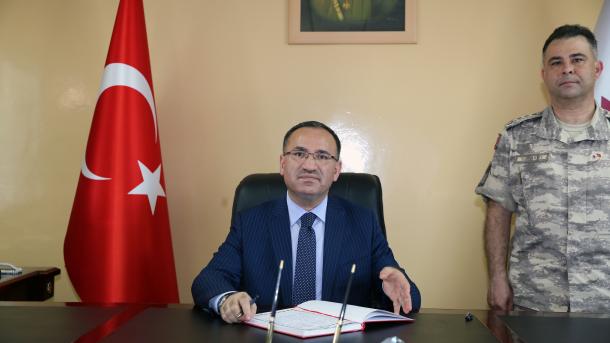بوزداغ يجري زيارة الى قيادة الوحدة العسكرية التركية في قطر
