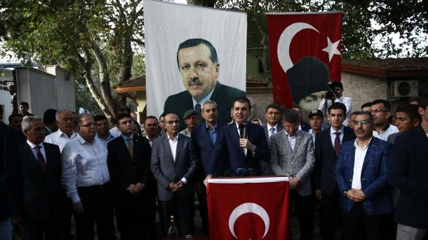 Çelik: Bashkitë duhet ti shërbejnë popullit dhe jo FETO-s dhe PKK-së