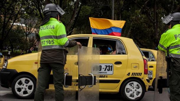 Taxistas protestan contra Uber y otras plataformas en Colombia