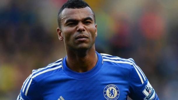 Ashley Cole i jep fund karrierës së tij si futbollist