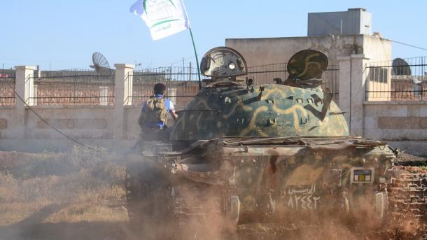 Escudo de Eufrates tira DAESH da fronteira turco-síria