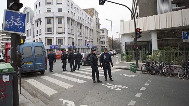 Paris – Sulm tjetër ndaj policisë, dy të plagosur