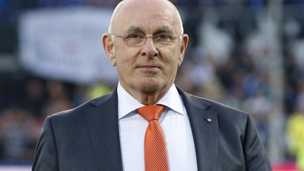 Kreu i futbollit holandez kandidon për në Presidencën e FIFA-s