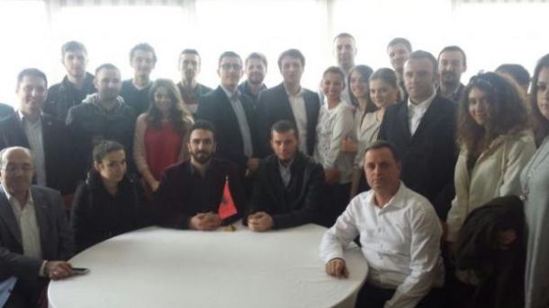 Ministri Murati, takim me studentët shqiptarë në Stamboll