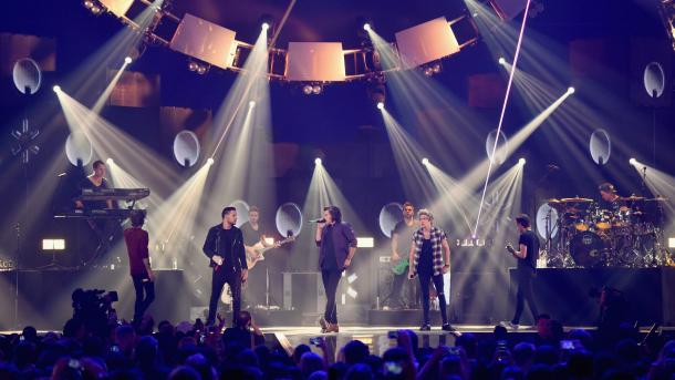 “One Direction” thyen rekordin e Beatles