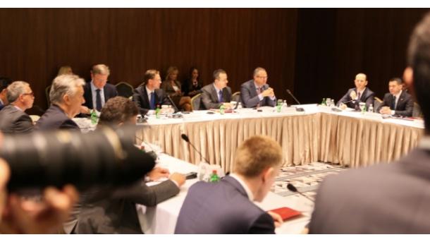 Ahmetaj e Bushati në Beograd: Të ecim me projekte të përbashkëta