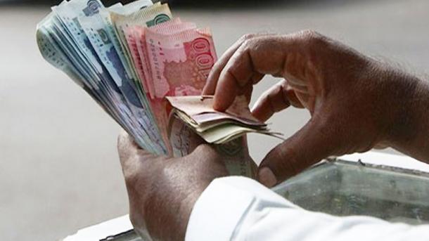 پاکستان: اقتصادی خسارے میں مستقل اضافہ