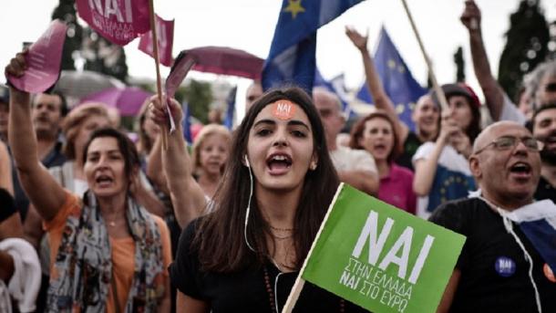 20.000 grekë manifestojnë për "po" në referendumin e 5 korrikut