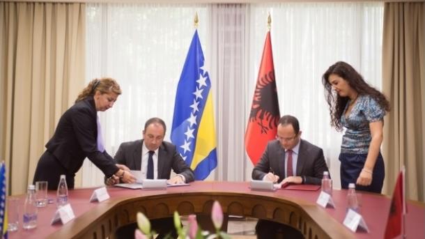 Shqipëri-Bosnjë, marrëveshje për lëvizjen me karta identiteti