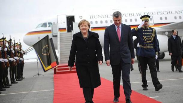 Merkel: Normalizim i mëtejshëm i marrëdhënieve Prishtinë-Beograd