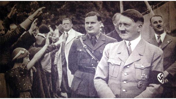 Na današnji dan: Hitler preuzeo vlast u Nemačkoj, Trocki isključen iz Boljševičke partije