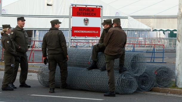 Austria nis ndërtimin e një barriere në kufi me Slloveninë